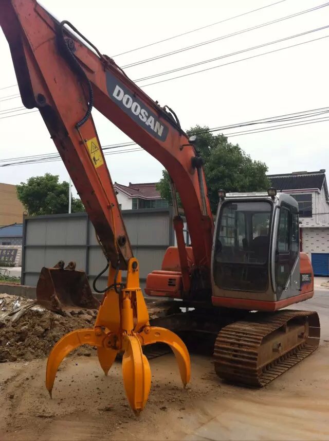 挖掘机油电两用 抓钢机 改装